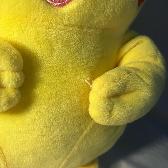 Pikachu Plush - Picture 2 of 7